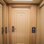 Hotel X-nellyı