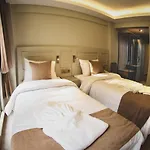 X-nellyı Hotel 2*