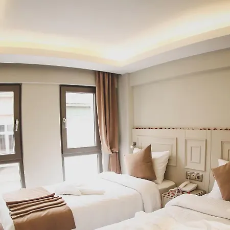 X-nellyi Hotel