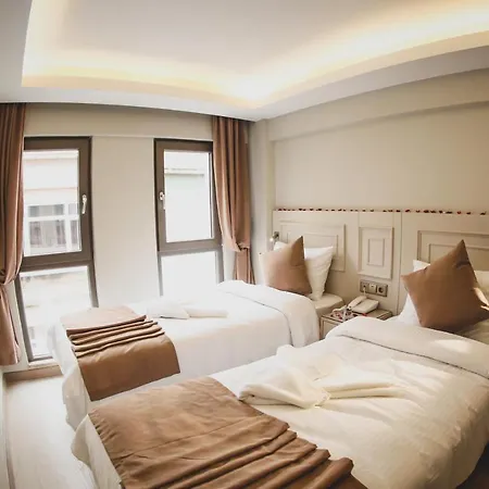 X-nellyi Hotel