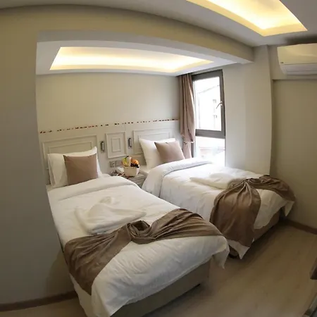 Hotel X-nellyi 2*