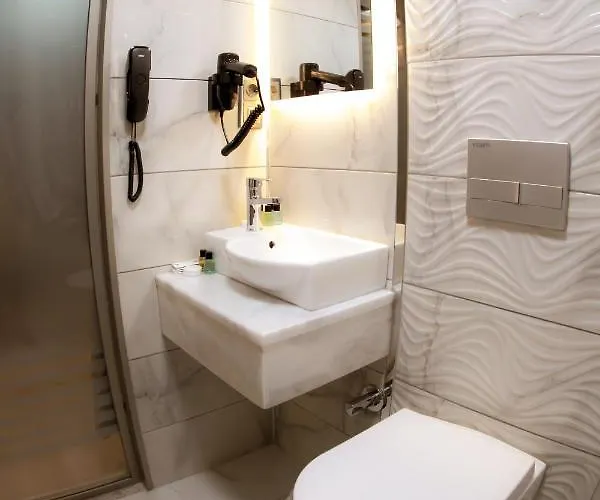 Szálloda X-nellyi 2*