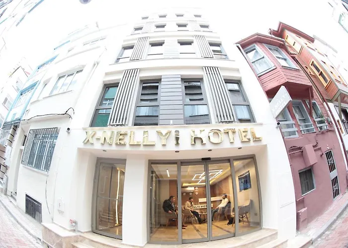 X-nellyi Szálloda