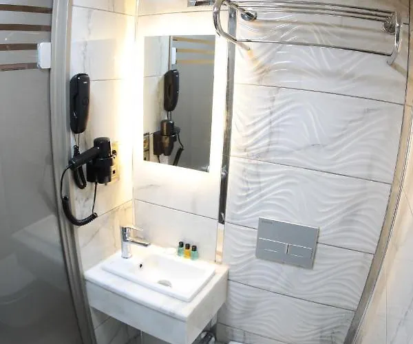 X-nellyi Szálloda 2*