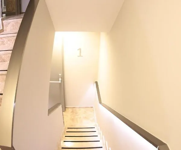 Szálloda X-nellyi 2*