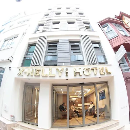 X-nellyi Hotel